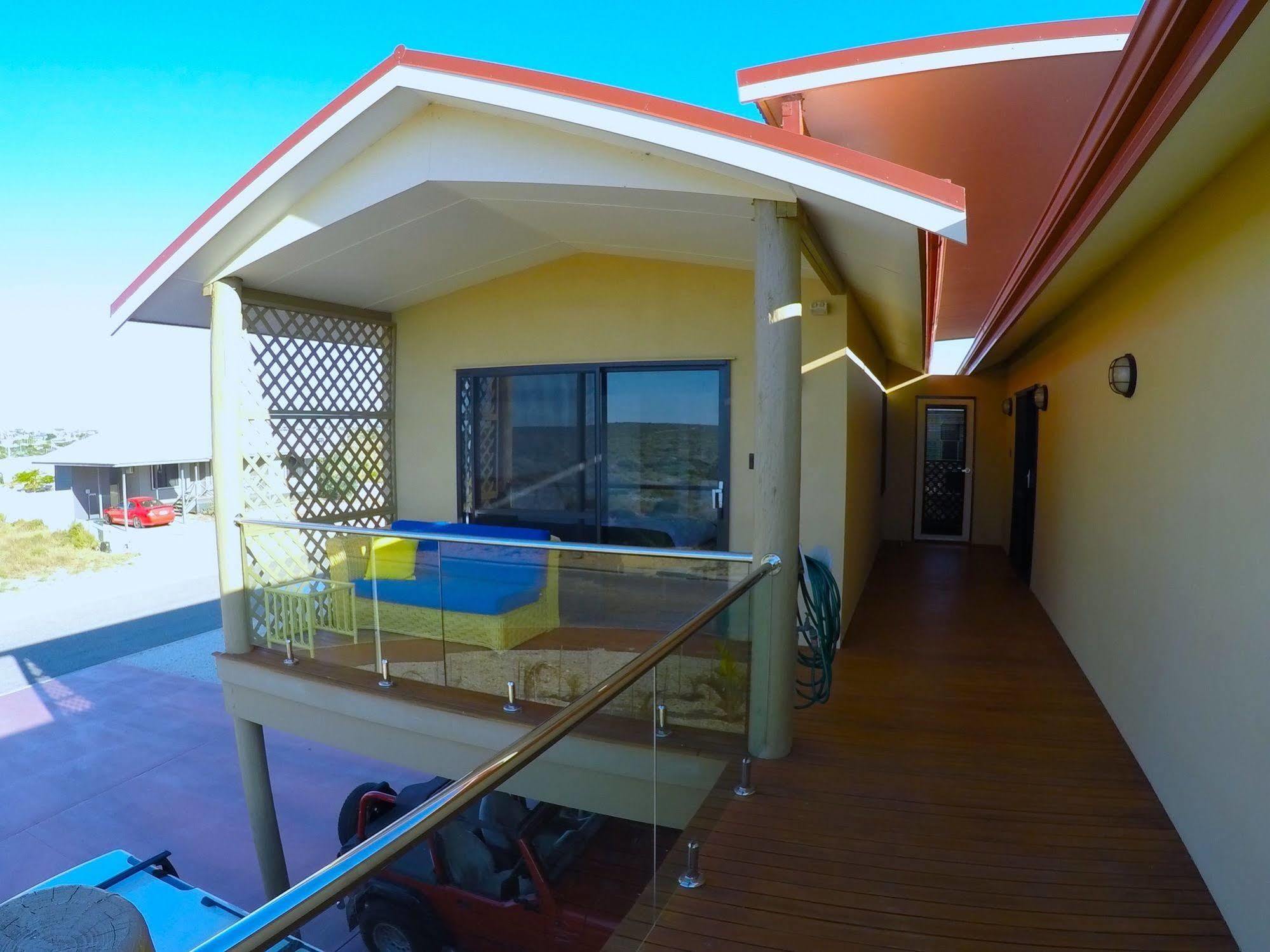 On The Deck @ Shark Bay Bed & Breakfast Denham Exterior photo